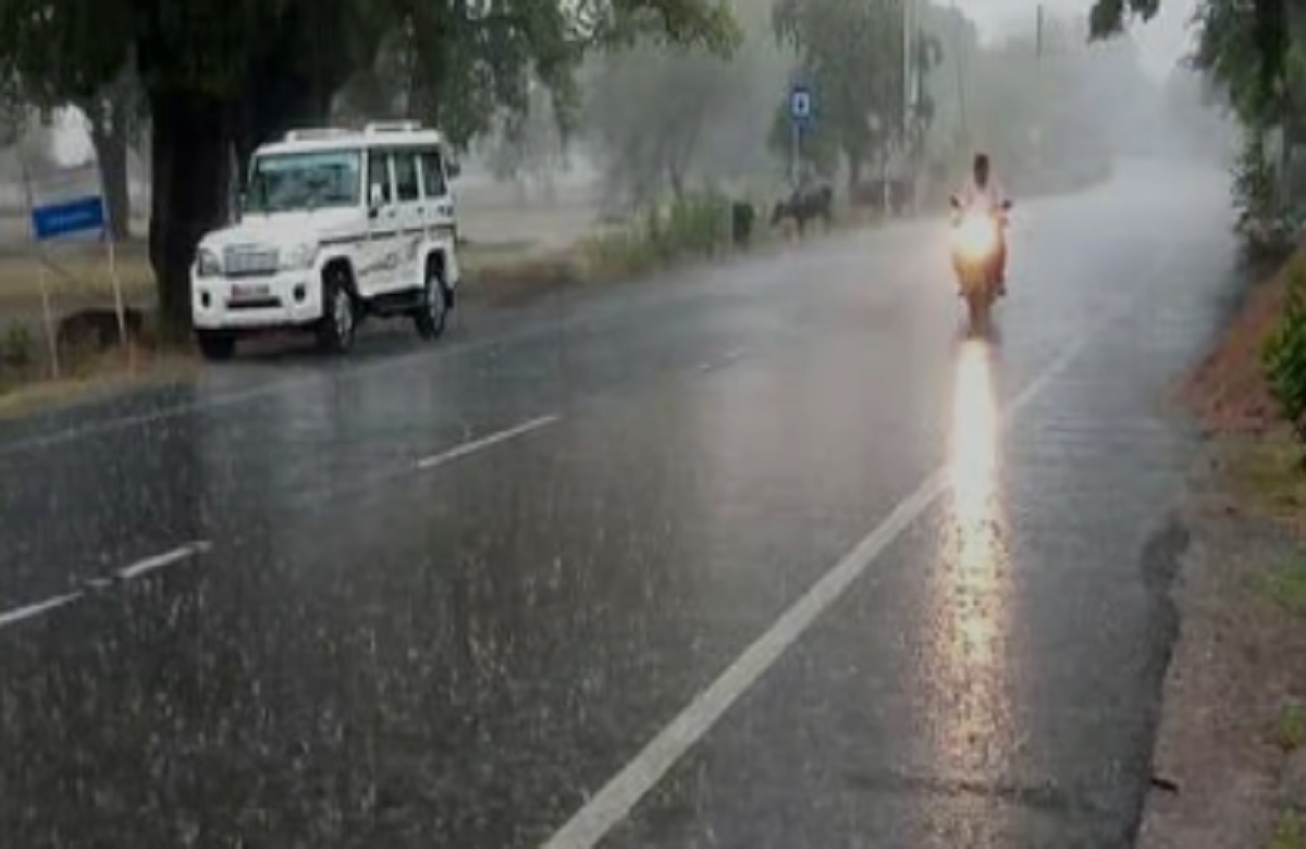 MP Weather Update: प्रदेश में अगले 4 दिनों तक बदला रहेगा मौसम का मिजाज, कई जिलों में बारिश का अलर्ट जारी