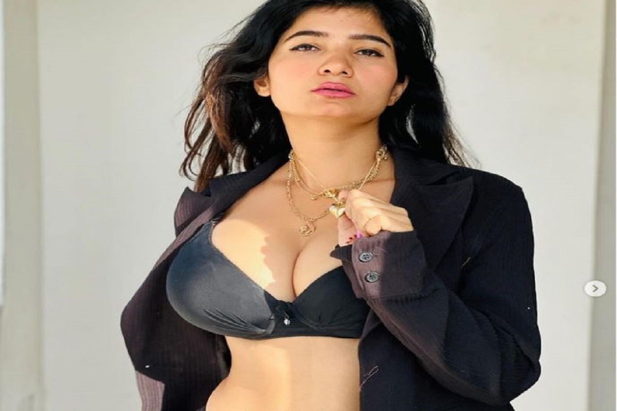 Watch online Bhojpuri girl sexy video HD: भोजपुरी गर्ल का सेक्सी वीडियो वायरल, हॉट अदाएं देख मदहोश हो रहे फैंस