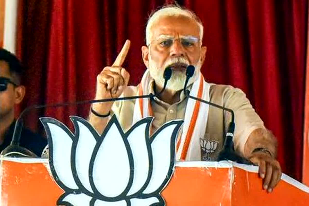 PM Modi on Reservation: ‘जब तक मोदी जिंदा है, कोई भी दलितों व आदिवासियों का आरक्षण नहीं छीन सकता’, महेंद्रगढ़ में गरजे पीएम