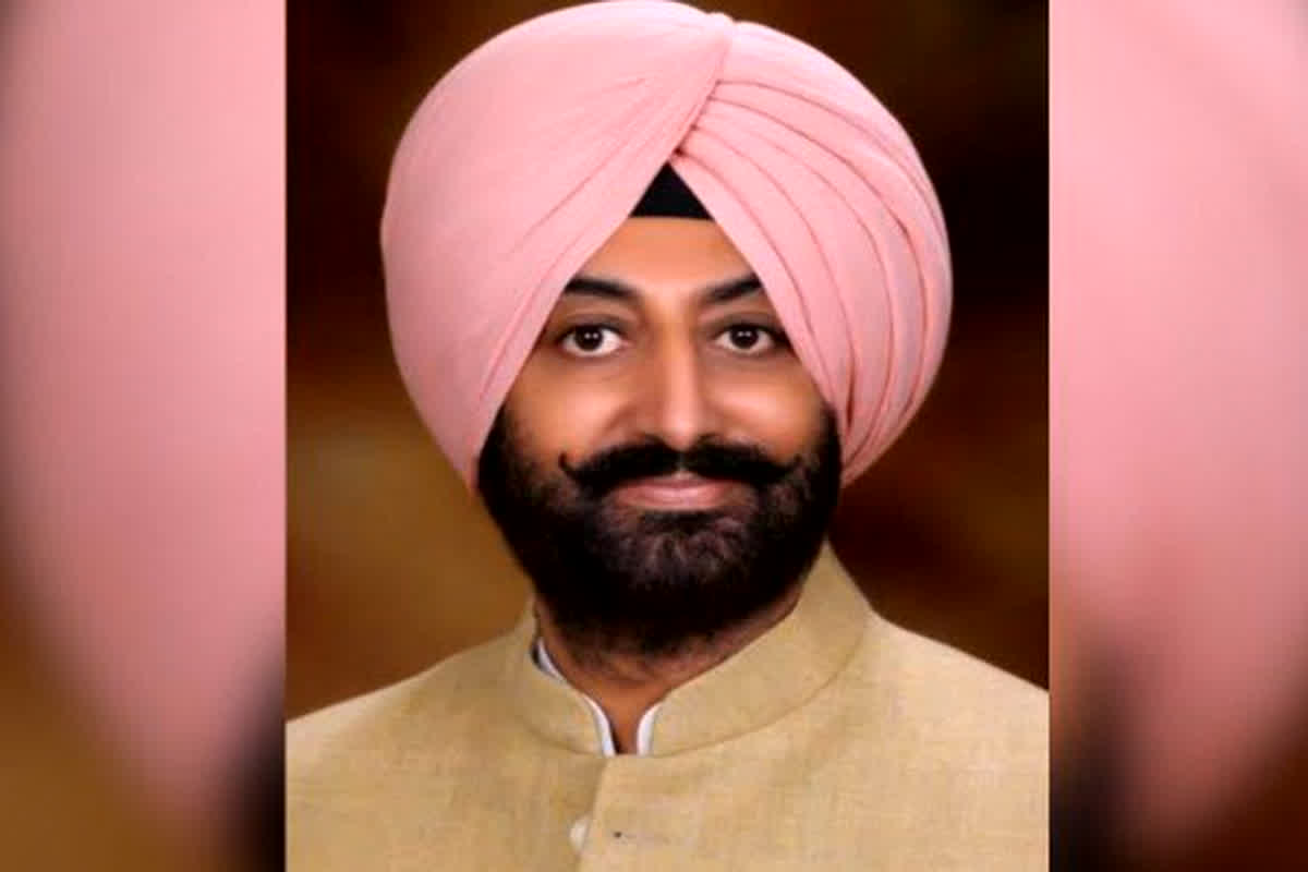 Lok Sabha Elections 2024: अकाली दल के इस दिग्गज नेता ने थामा बीजेपी का दामन, पार्टी से किया गया था निष्कासित…