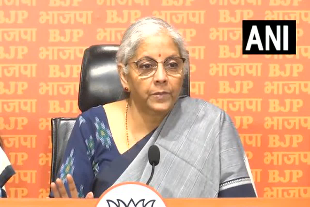 FM Sitharaman Statement: स्वाति मालीवाल मामले पर वित्त मंत्री सीतारमण ने दिया बड़ा बयान, बोलीं- आरोपी के साथ ‘बेशर्मी’ से घूम रहे हैं केजरीवाल