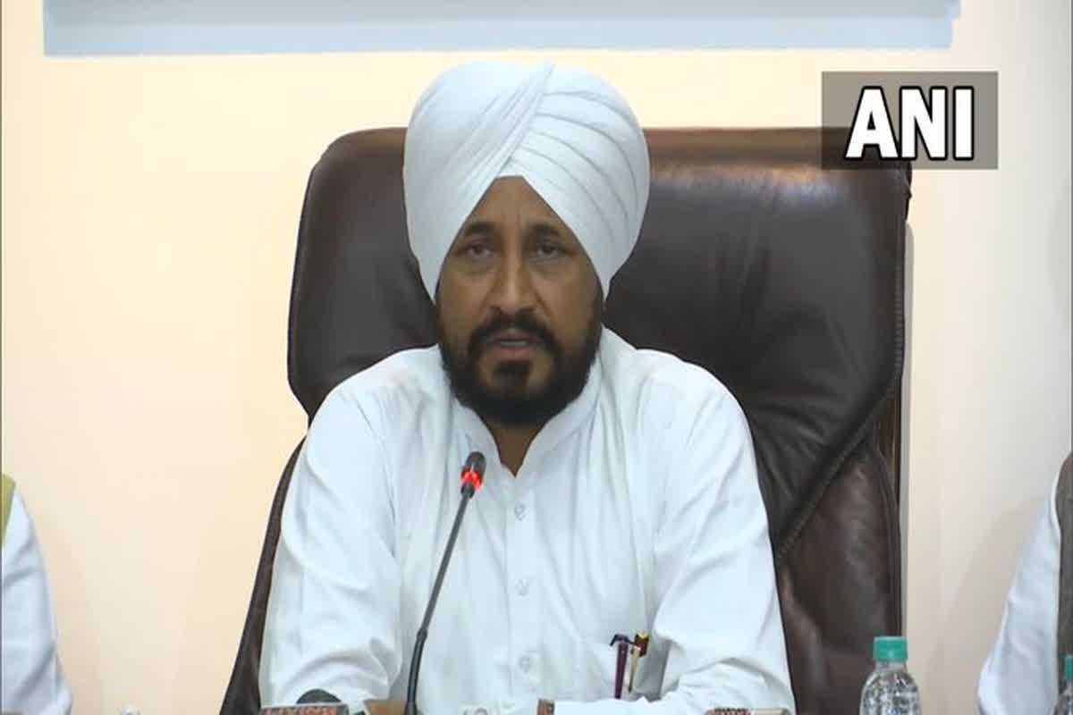 UP Lok Sabha Chunav Result 2024: यूपी में दिखा चौंकाने वाला रुझान, बीजेपी से आगे निकली सपा, दफ्तर पर मनाया जा रहा जश्न…