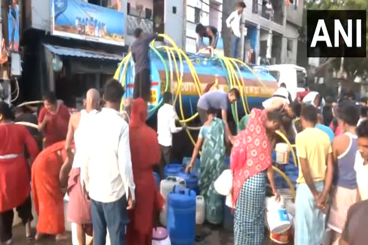 Delhi Water Crisis: पानी ने मचाया हाहाकार, भीषण गर्मी में पानी के लिए तरसे लोग, सुप्रीम कोर्ट में आज होगी सुनवाई
