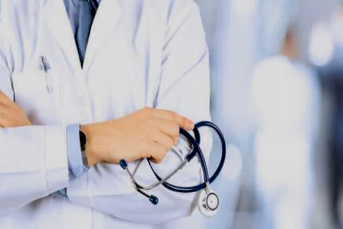 HPSC AMO Recruitment 2024:  मेडिकल ऑफिसर के पद पर निकली बंपर भर्ती, जानें कितनी मिलेगी सैलरी, कैसे करें आवेदन