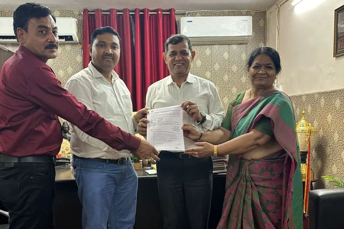 Doctoral Degree to IPS Dangi: सीनियर IPS अफसर रतनलाल डांगी को डॉक्टरेट की उपाधि.. नक्सल उन्मूलन से जुड़े विषय पर किया हैं शोध..