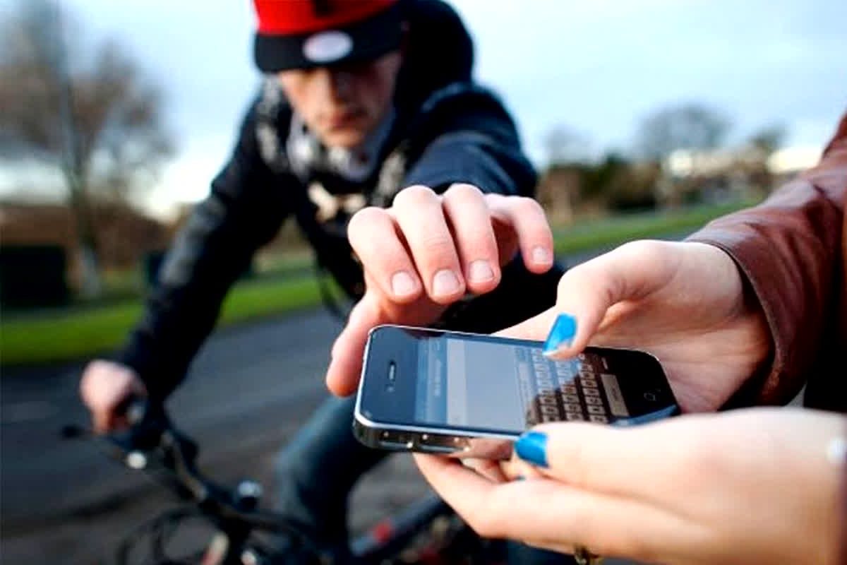 How To Find Lost Mobile Phone: चोरों की आएगी शामत, इस ट्रिक से वापस मिलेगा चोरी हुआ फोन