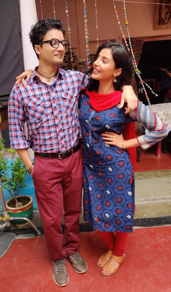 मिर्जापुर सीज़न 3 में डिंपी और रॉबिन की प्रेम कहानी के भाग्य को रोमांच और नाटक से घिरा हुआ है, हर्षिता गौड़ ने दिए जेस्चर