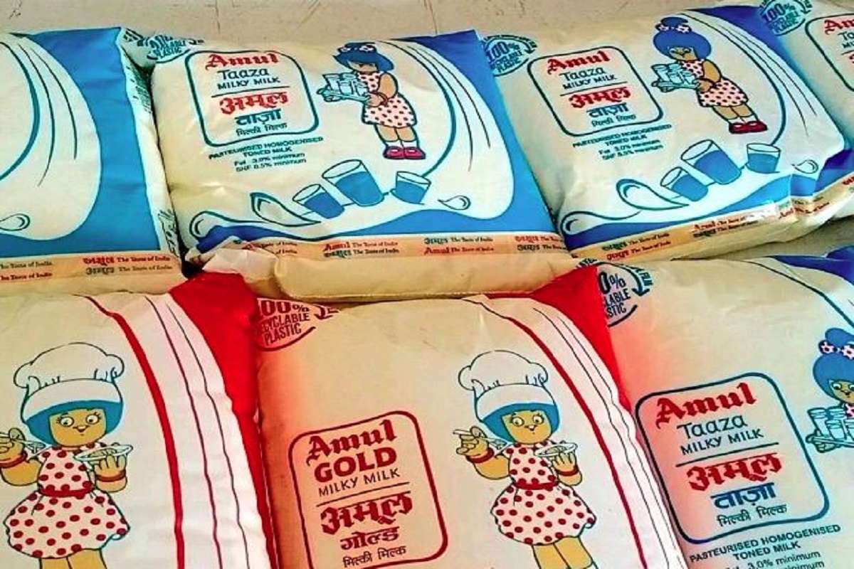 Amul Milk Price Hike: जनता को महंगाई का एक झटका, अमूल ने बढ़ाए दूध के दाम, अब एक लीटर के लिए चुकानी होगी इतनी कीमत