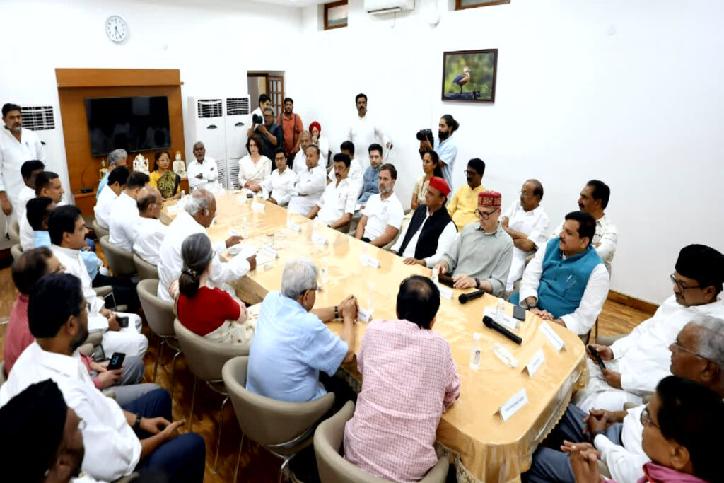 Meeting of INDIA alliance leaders held at Mallikarjun Kharge's residence