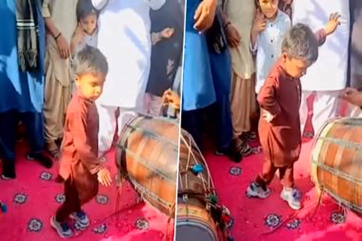 Little Boy Dance Viral Video : ढोल की थाप पर छोटे बच्चे ने किया जबरदस्त डांस, देखते ही देखते वायरल हो गया वीडियो
