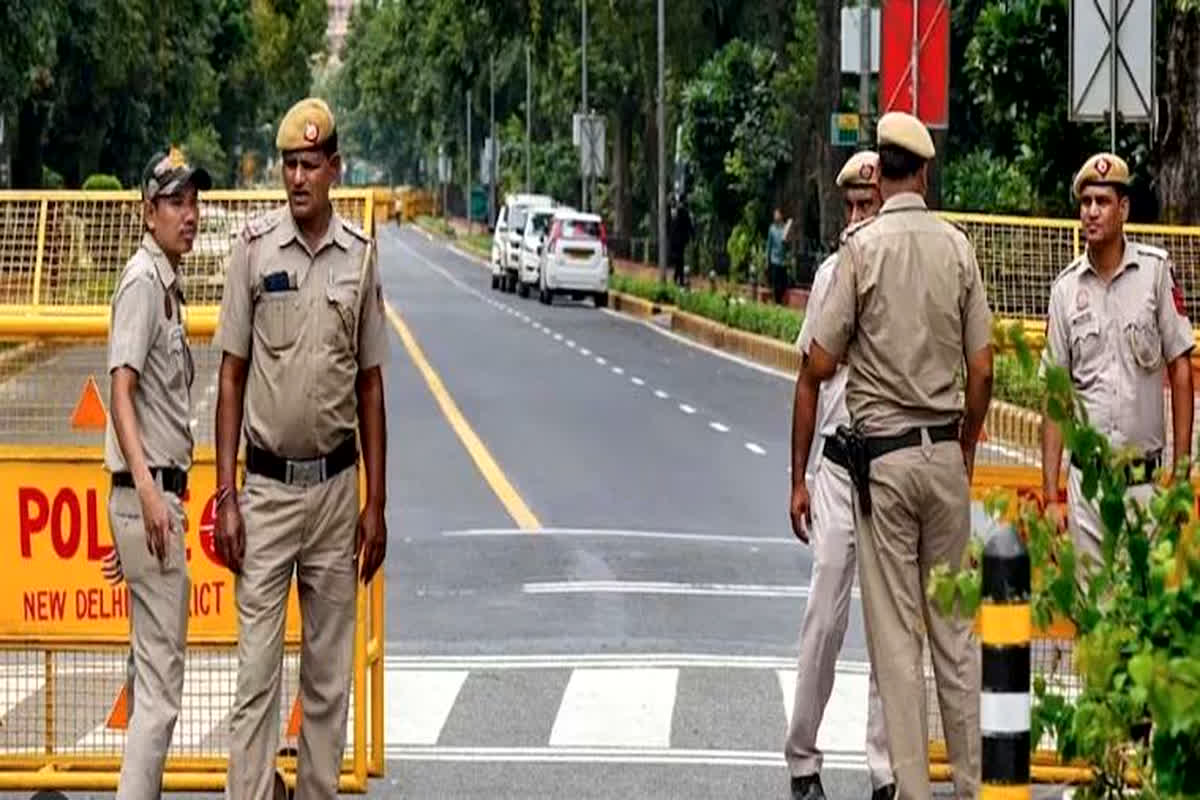 Narendra Modi Oath Ceremony : इन सड़कों पर जाने से बचे राजधानीवासी, घर से निकलने से पहले देख ले ट्रैफिक पुलिस की एडवाइजरी