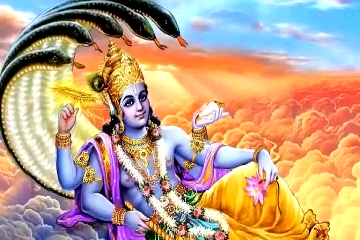 Kamika Ekadashi Upay: श्री हरि को प्रसन्न करने के लिए कामिका एकादशी पर करें ये उपाय, सुख-समृद्धि में होगी वृद्धि
