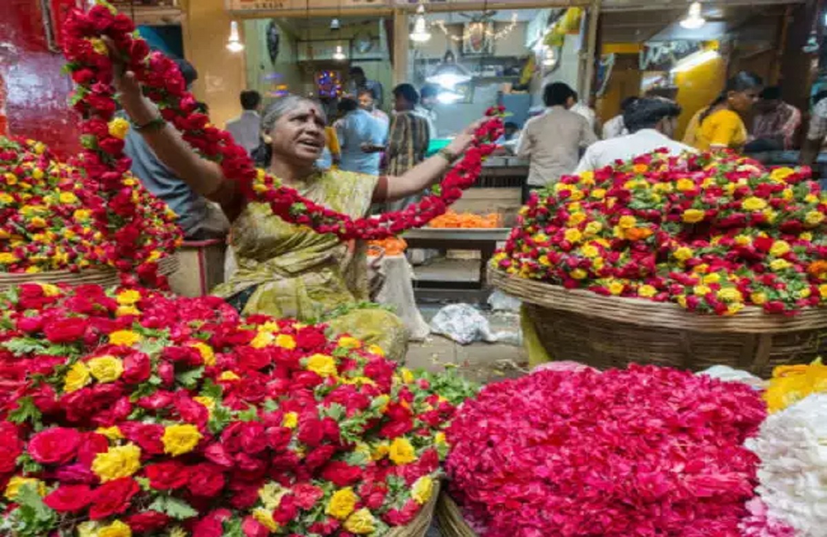 Flowers Price Increase: चुनाव परिणाम से पहले यहां अचानक बढ़ी फूलों की कीमत, सबसे ज्यादा इस पार्टियों ने किया आर्डर