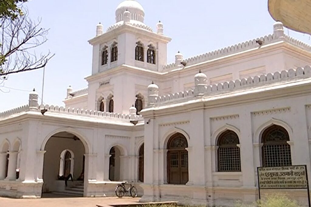 Chaos in Jabalpur Library