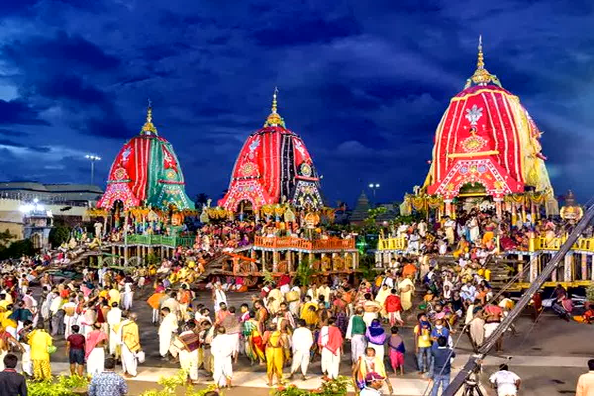 Jagannath Rath Yatra: सदियों तक रेत के नीचे दबा रहा जगन्नाथ मंदिर, जानें फिर कैसे शुरू हुई रथयात्रा की ये खास परंपरा?