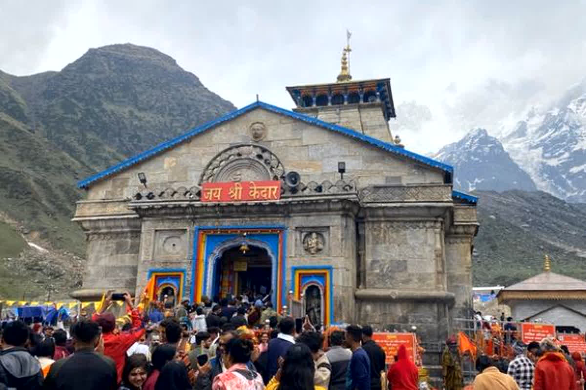 Kedarnath Dham: केदारनाथ धाम में उमड़ा भक्तों का जन सैलाब, अब तक 7 लाख से अधिक श्रद्धालुओं ने किए बाबा केदारनाथ के दर्शन