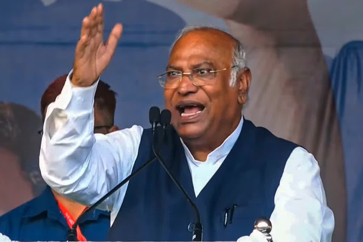 ‘यह चेयरमैन साहब की गलती है’..! सभापति ने खरगे को लगाई फटकार, कांग्रेस अध्यक्ष ने नाराजगी जताते हुए दे दिया ऐसा बयान