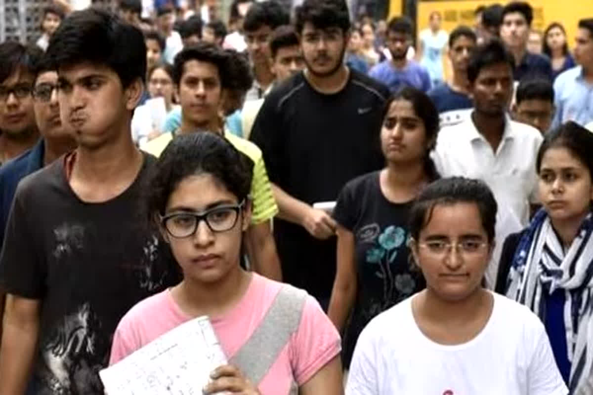 NEET Controversy: राज्य सरकार ने केंद्र को लिया आड़े हाथ, नीट परीक्षा को लेकर की ये मांग…