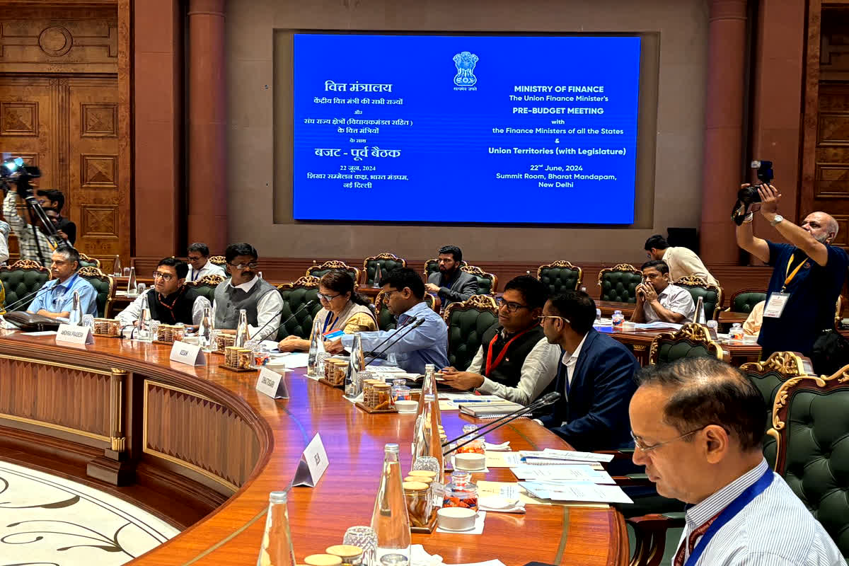Pre Budget Meeting : वित्त मंत्री निर्मला सीतारमण ने बजट के पहले सभी राज्यों के वित्त मंत्रियों से की चर्चा, ओपी चौधरी भी रहे मौजूद