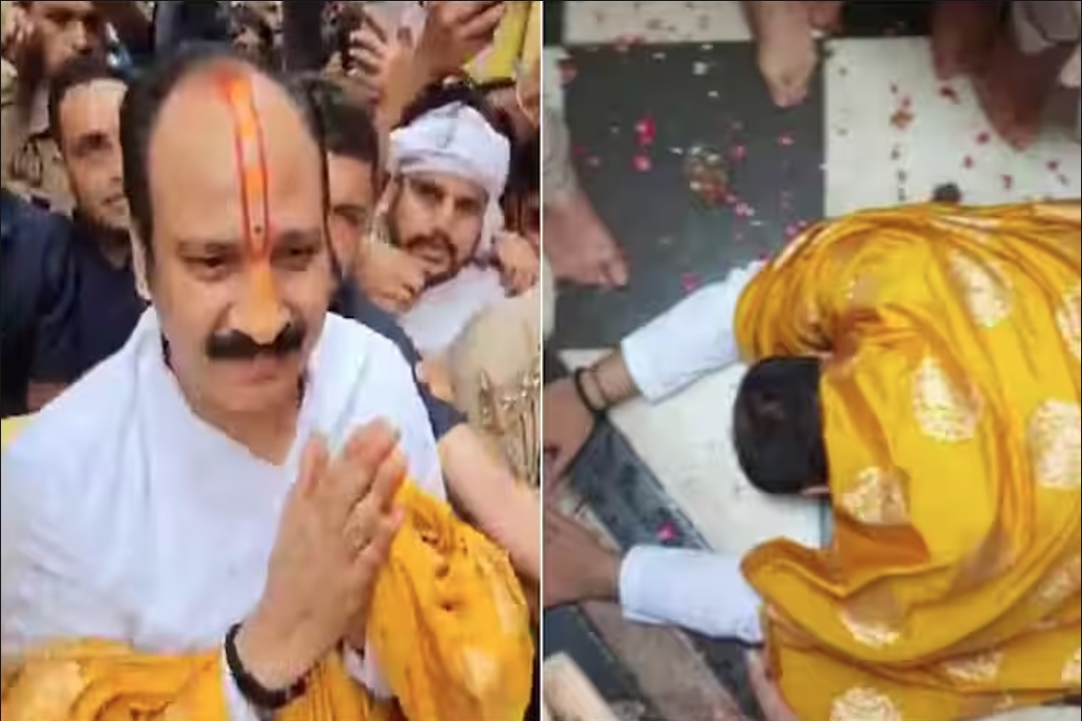 ‘मुझको राधाजी माफ करना’..! बरसाने में कथावाचक प्रदीप मिश्रा पर हावी हुई भीड़, हो गई हालत खराब, लोगों ने कहा- ‘कान पकड़ो नहीं तो..’