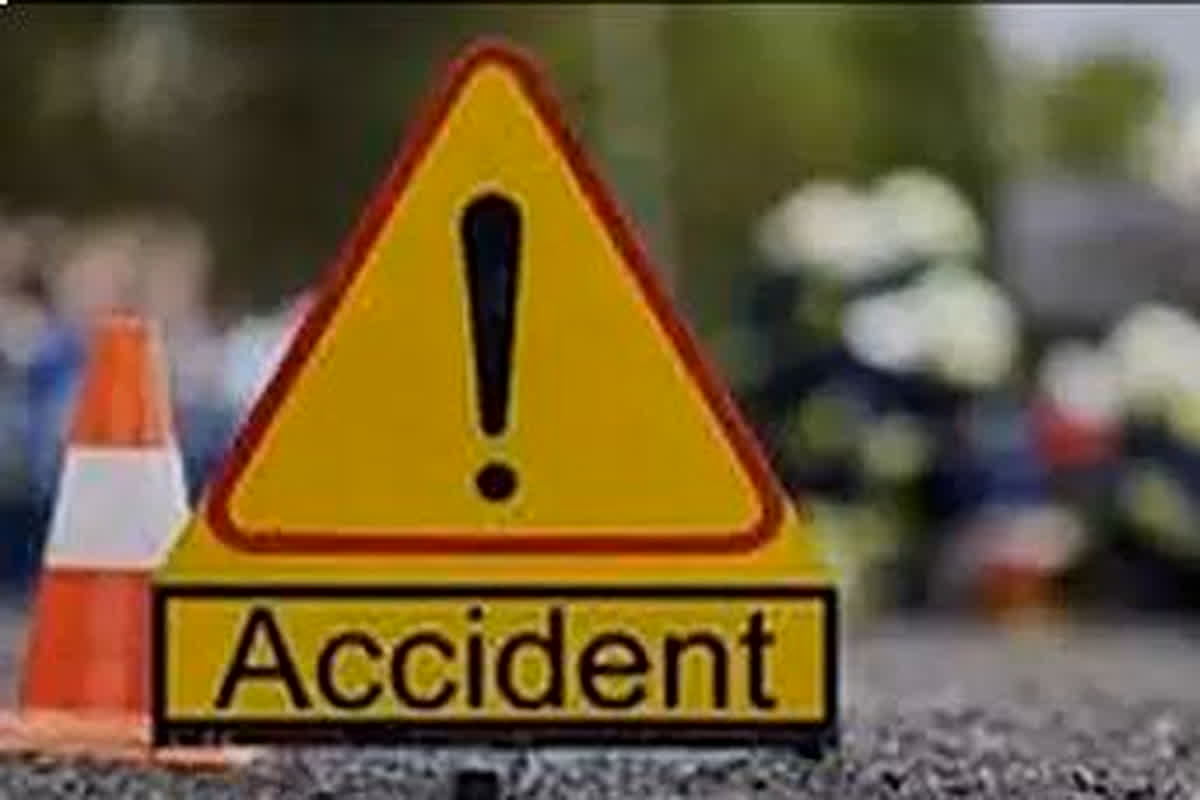 Jabalpur Road Accident: चीतल से टकराने के बाद अनियंत्रित होकर पलटी पिकअप वाहन, 3 लोगों की दर्दनाक मौत, चार लोग घायल