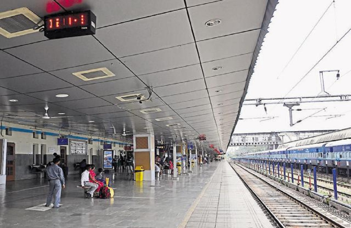 Indian Railways: ट्रेन में सफर करने वाले यात्रियों के लिए अच्छी खबर, अब स्टेशन पर मिलेगी ये सुविधा