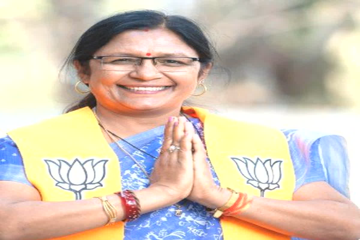 Dhar Lok Sabha seat Savitri Thakur won