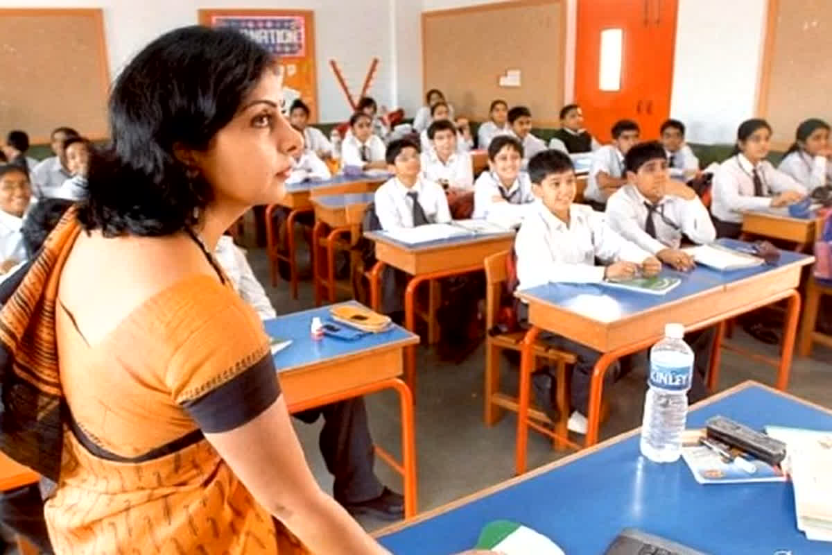 Sainik School Bharti 2024: सैनिक स्कूल में टीचिंग और नॉन-टीचिंग पदों के लिए निकली बंपर भर्ती, 70 हजार से अधिक मिलेगी सैलरी, जानें कैसे करें आवेदन…