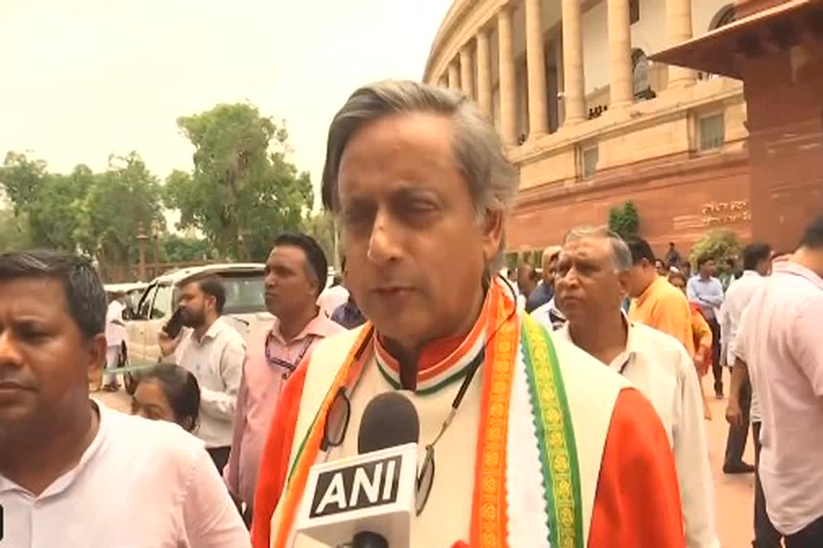 Parliament Session 2024: राष्ट्रपति द्रौपदी मुर्मू के अभिभाषण पर कांग्रेस सांसद ने जताई नाराजगी, कहा- देश के इन मुद्दों को संबोधन में उठाया चाहिए था…