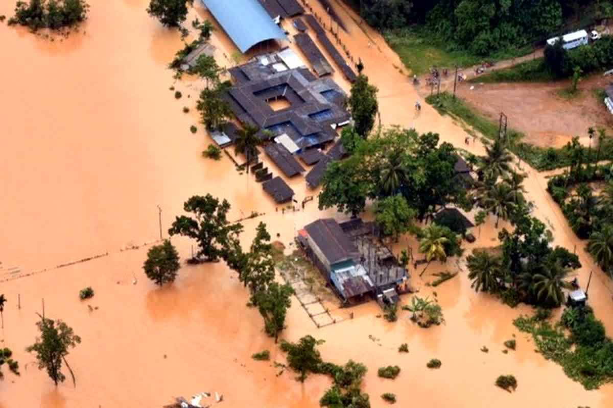 Flood Alert: प्रदेश में अगले 24 घंटे में होगी ताबड़तोड़ बारिश, मौसम विभाग ने 12 जिलों के लिए जारी की बाढ़ की चेतावनी