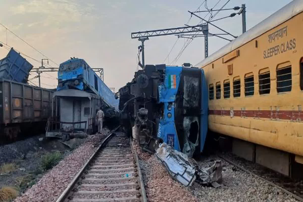 Train Accident In Punjab : पंजाब में हुआ बड़ा रेल हादसा, मालगाड़ी और पैसेंजर ट्रेन में हुई भिड़ंत, यात्रियों में मची चीख-पुकार