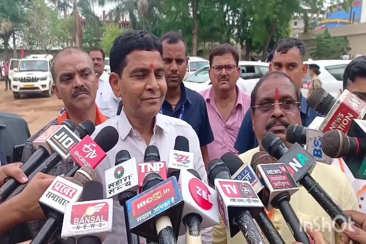 छत्तीसगढ़ में भी लागू होगा दुकानों के सामने नेम प्लेट लगाने का नियम? साय कैबिनेट के मंत्री ने कही ये बात