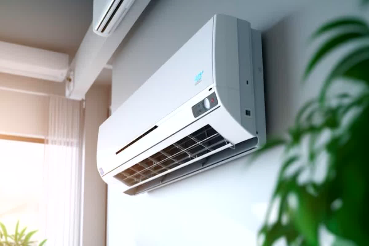 AC Monsoon Tips: बारिश में बिगड़ सकता है AC का मिजाज, बस इन जरूरी बातों का रखें खास ध्यान…