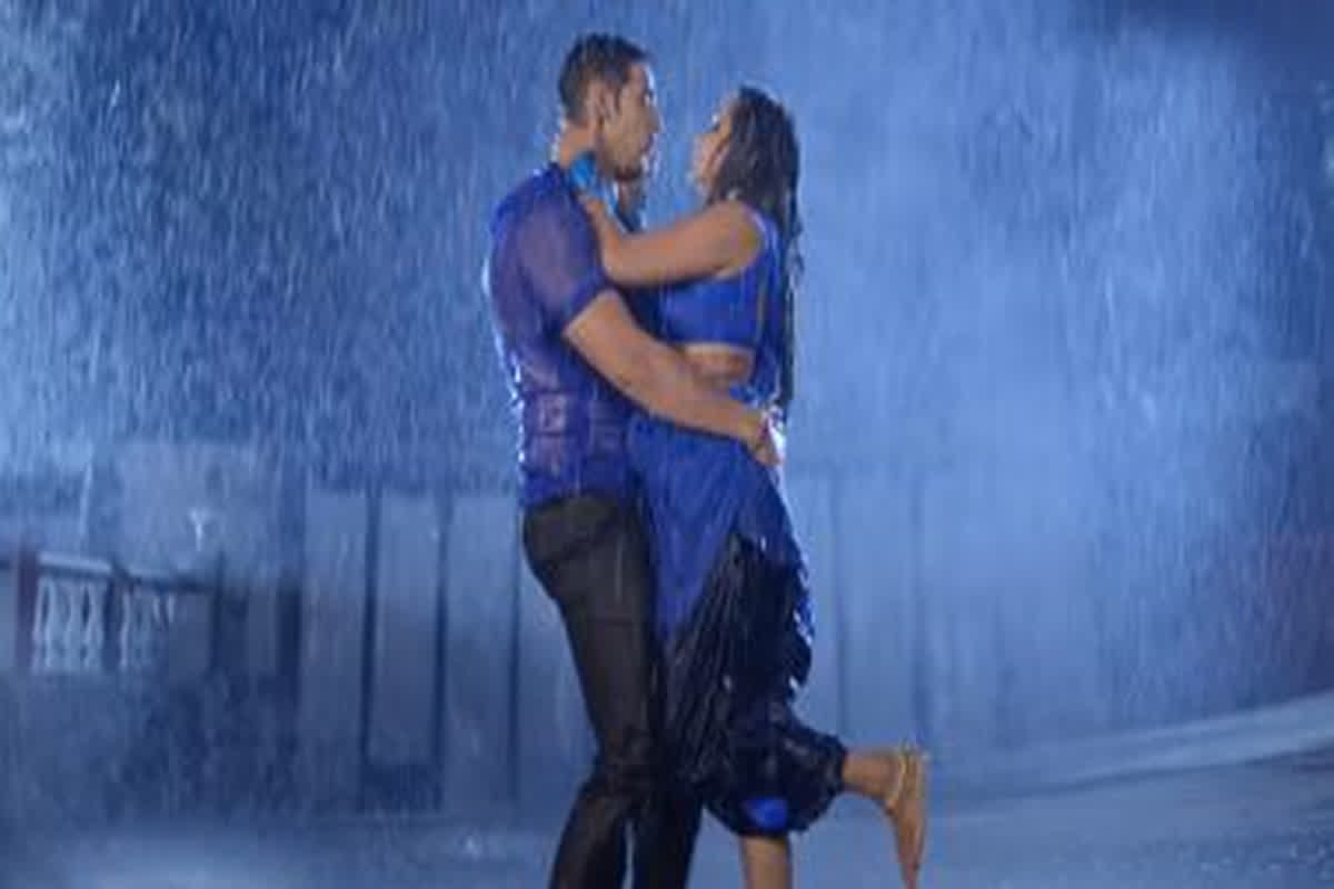 Perfect Bhojpuri Songs In Rain