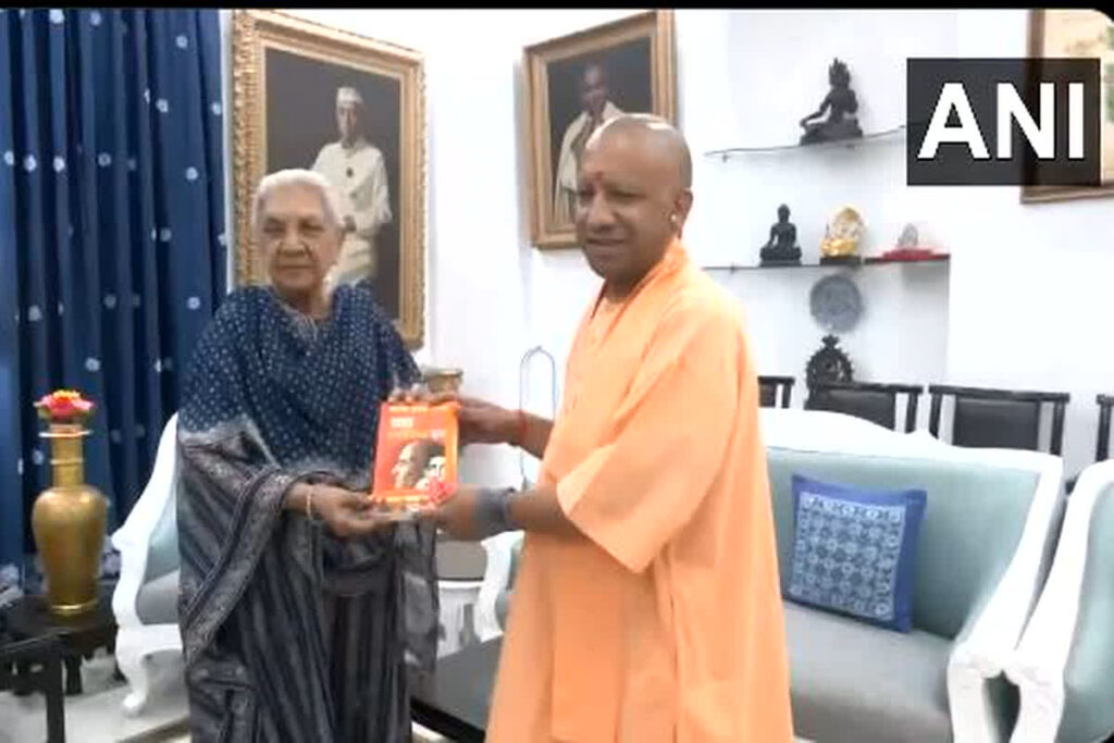 CM Yogi Meets Governor