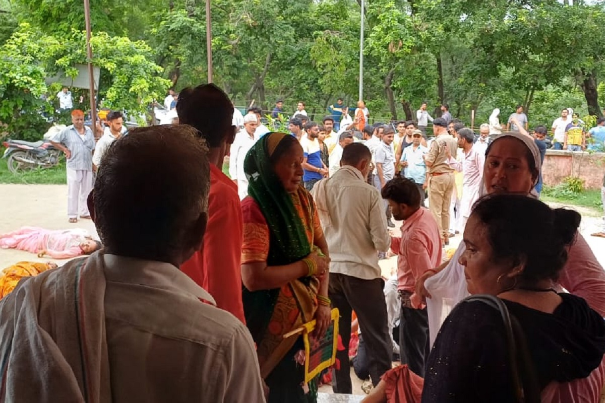 Hathras stampede: इस वजह से गई हाथरस हादसे में 121 लोगों की जान, मृतकों के पोस्टमार्टम रिपोर्ट में हुआ बड़ा खुलासा