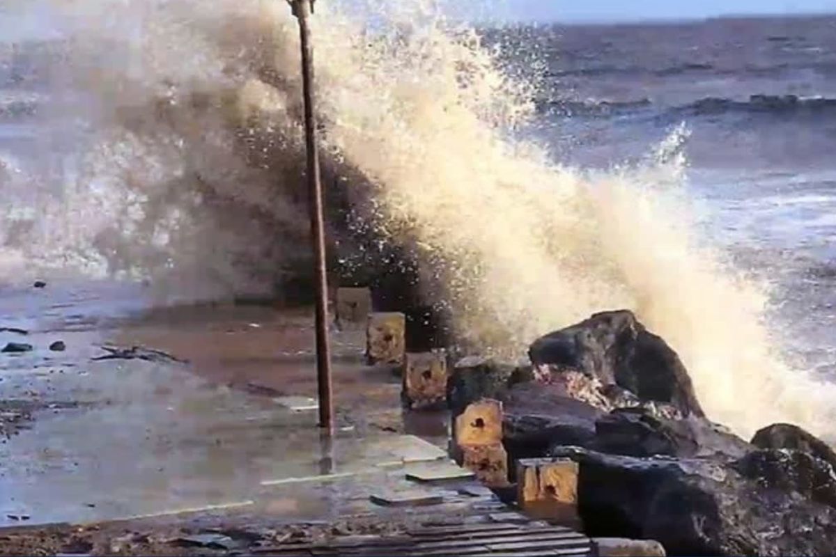 Heavy Rain Latest News: बेतरतीब बारिश ने बरपाया इस राज्य पर कहर.. दो दिनों के भीतर ही 5 लोगों की मौत, यहां मां-बेटे ने साथ तोड़ा दम