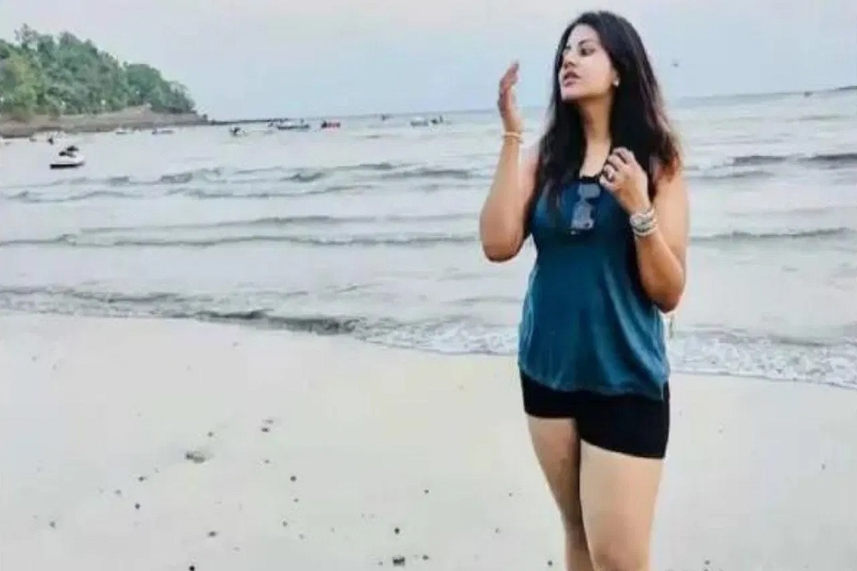 FIR Against IAS Pooja Khedkar : फिर बढ़ी IAS पूजा खेड़कर की मुश्किलें, क्राइम ब्रांच ने गंभीर धाराओं में दर्ज की FIR