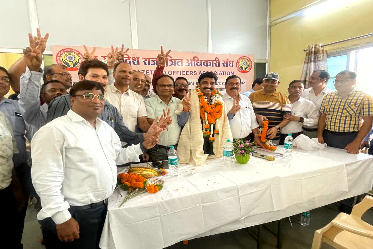 CG Rajpatrit Adhikari Sangh Chunav: इस उम्मीदवार ने निर्विरोध जीता छत्तीसगढ़ प्रदेश राजपत्रित अधिकारी संघ का चुनाव, दूसरी बार बने प्रांताध्यक्ष