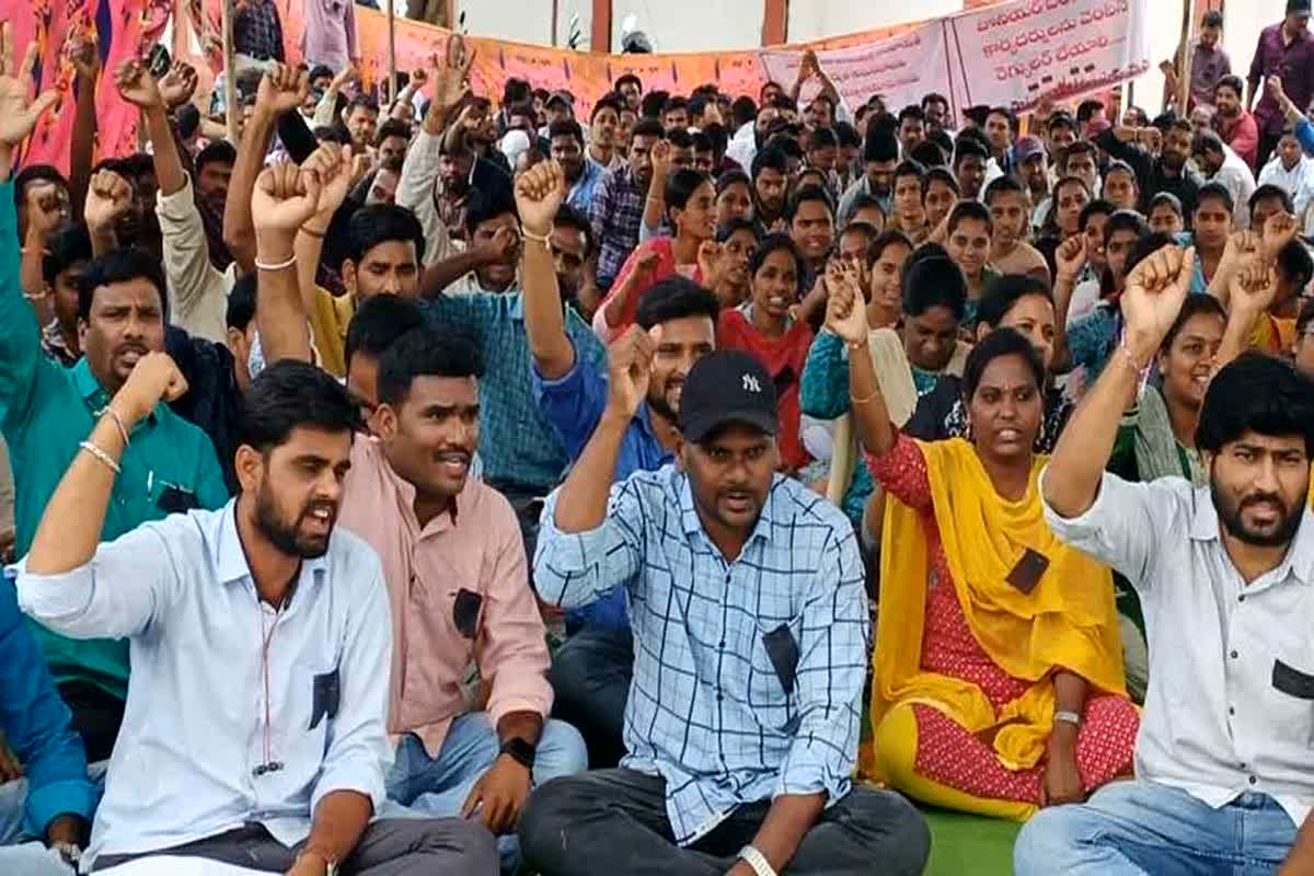 Panchayat Secretary Regularisation: रक्षाबंधन से पहले सरकार ने पंचायत सचिव के लिए खोला खुशियों का पिटारा, मिली अब तक की सबसे बड़ी सौगात