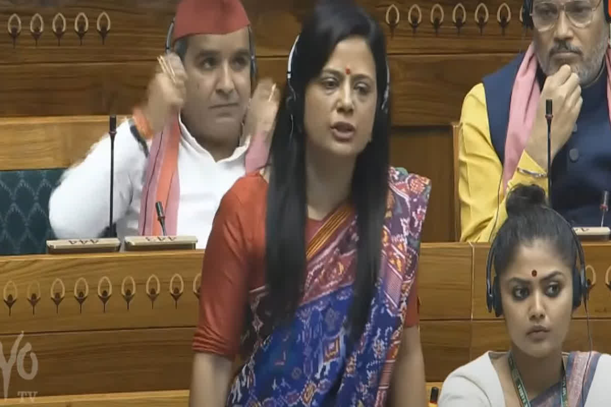 Mahua Moitra Parliament Speech: ‘आप डरिए मत सर, ये भी सुनते जाइए…’ जानें पीएम मोदी से सांसद महुआ मोइत्रा ने क्यों कही ये बातें