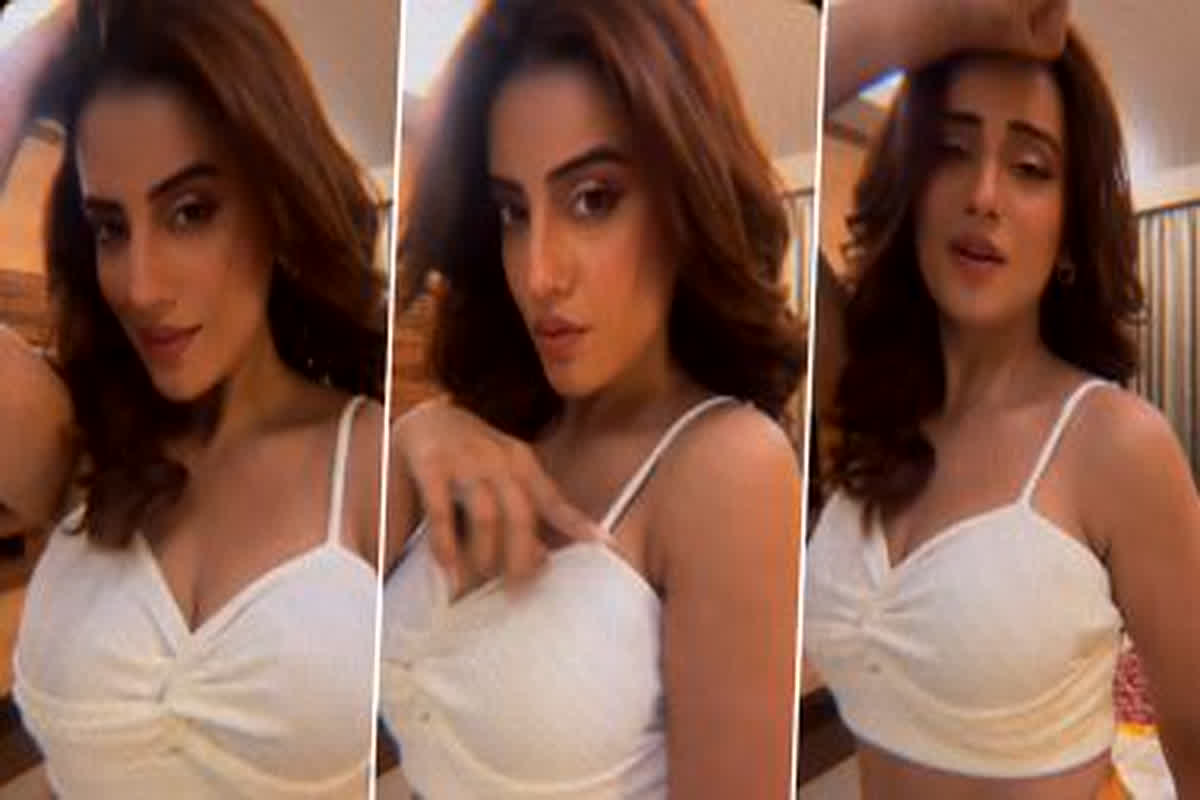 Akshara Singh Hot Video: भोजपुरी एक्ट्रेस अक्षरा सिंह ने क्रॉप टॉप में दिए सेक्सी एक्सप्रेशन्स, एक्ट्रेस की अदाओं पर दिल हार बैठे फैंस
