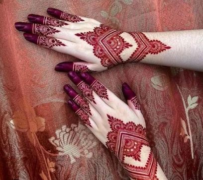 अगर आप मेहंदी सीख रही हैं, तो ये डिजाइन भी ट्राई कर सकती हैं। इससे आपकी और ज्यादा प्रैक्टिस होगी।