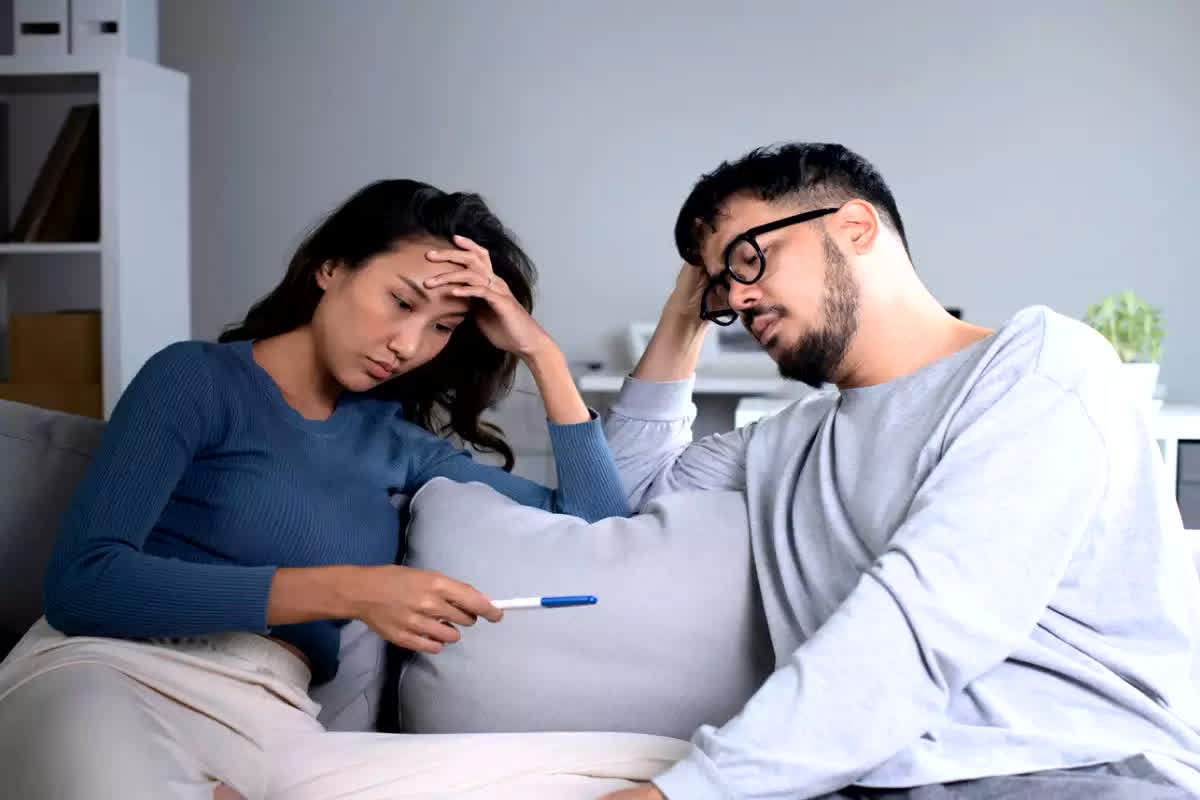 Bachcha nahi hone ka karan: लाख कोशिशों के बाद भी आपको नहीं हो रहे बच्चे? ये गंभीर बीमारी हो सकती है वजह, इन लक्षणों से करें पहचान