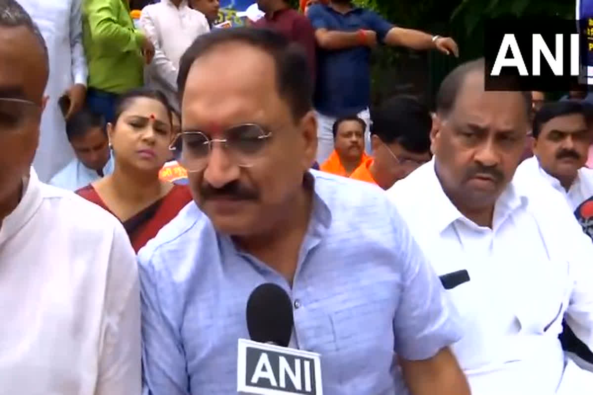 Arvind Kejriwal Bail: ‘अंतरिम बेल मिलने का मतलब ये नहीं कि आप अपराध मुक्त हो गए हैं’, केजरीवाल की जमानत पर भाजपा नेता का बड़ा बयान