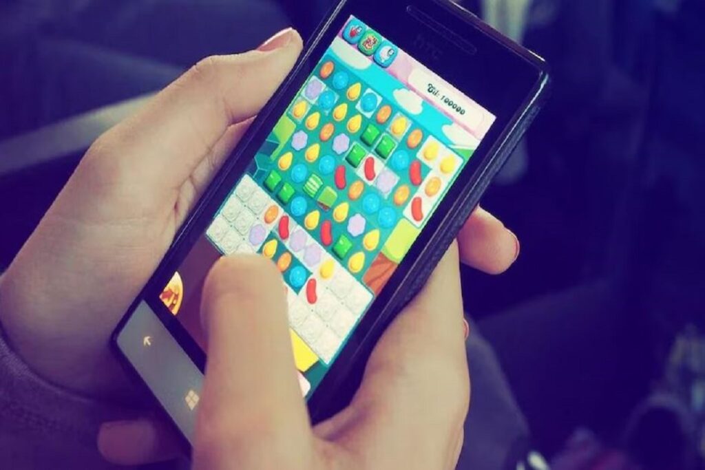 teacher used to play Candy Crush in school