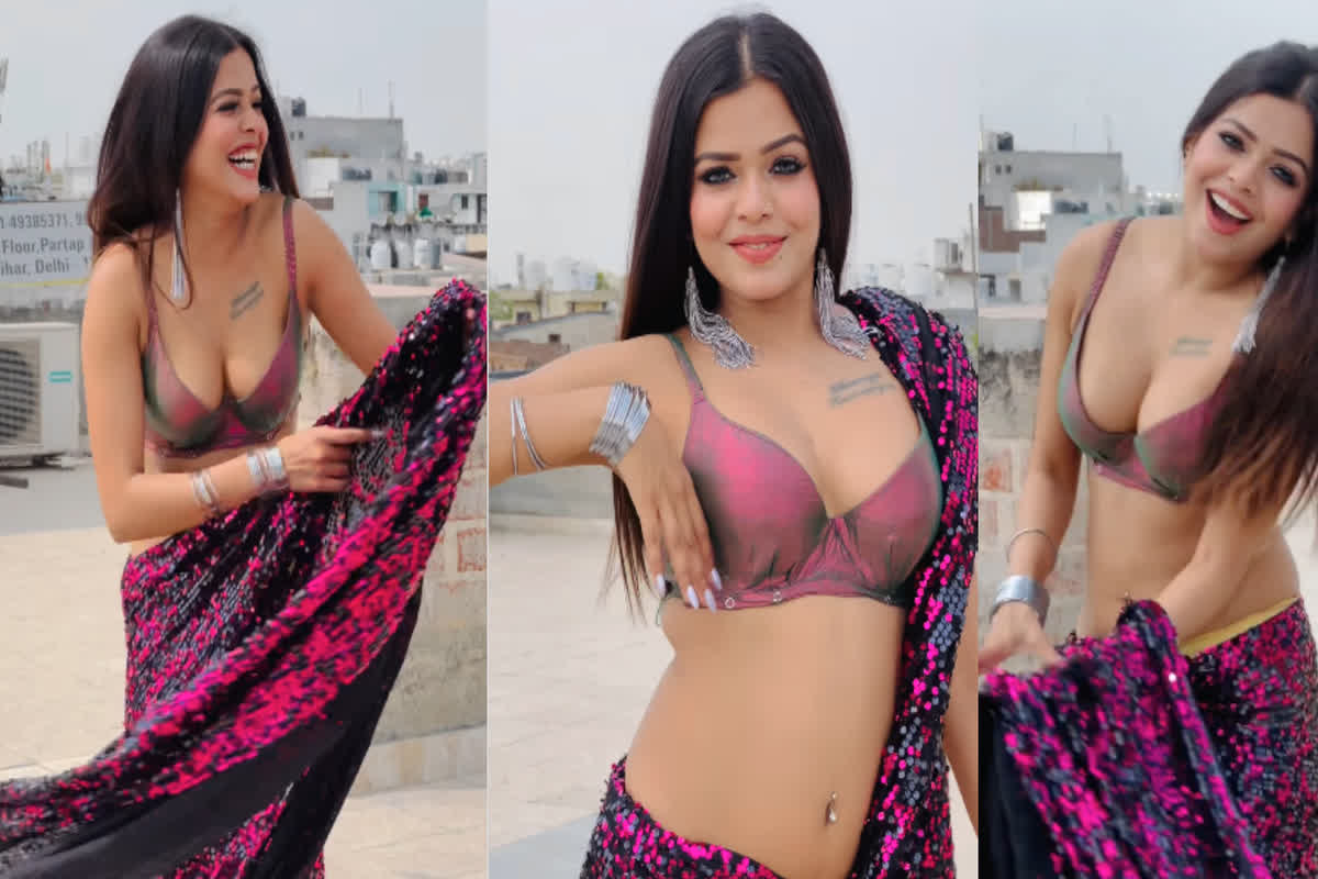 Desi Bhabhi Sexy Video: छत में डांस करते वक्त खिसक गया देसी भाभी का पल्लू, देखते ही फूटने लगी देवरों की जवानी