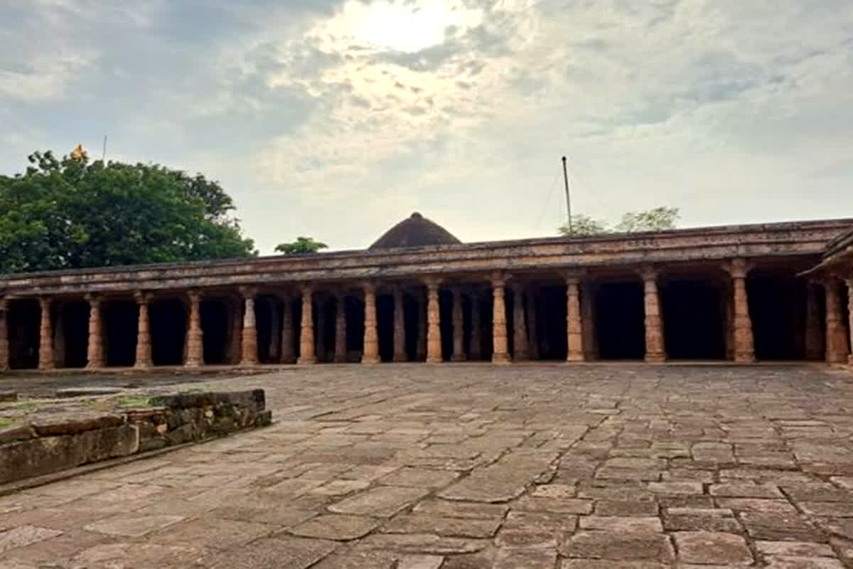 Dhar Bhojshala: धार भोजशाला मामले पर सुनवाई पूरी, हाईकोर्ट को सुप्रीम कोर्ट के डायरेक्शन का इंतजार…