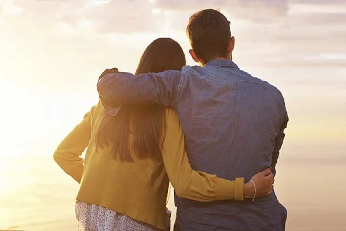 Chhatarpur News: तीन बच्चों की मां को हुआ प्यार, पति को छोड़कर फरार हुए प्रेमी के साथ, अब पूरे गांव मचा हड़कंप