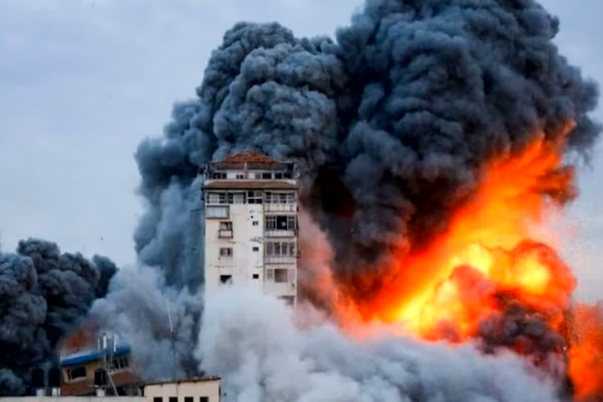 Gaza School Attack: इजराइल ने गाजा में स्कूल पर किया हवाई हमला, 16 लोगों की हुई मौत, दर्जनों घायल…